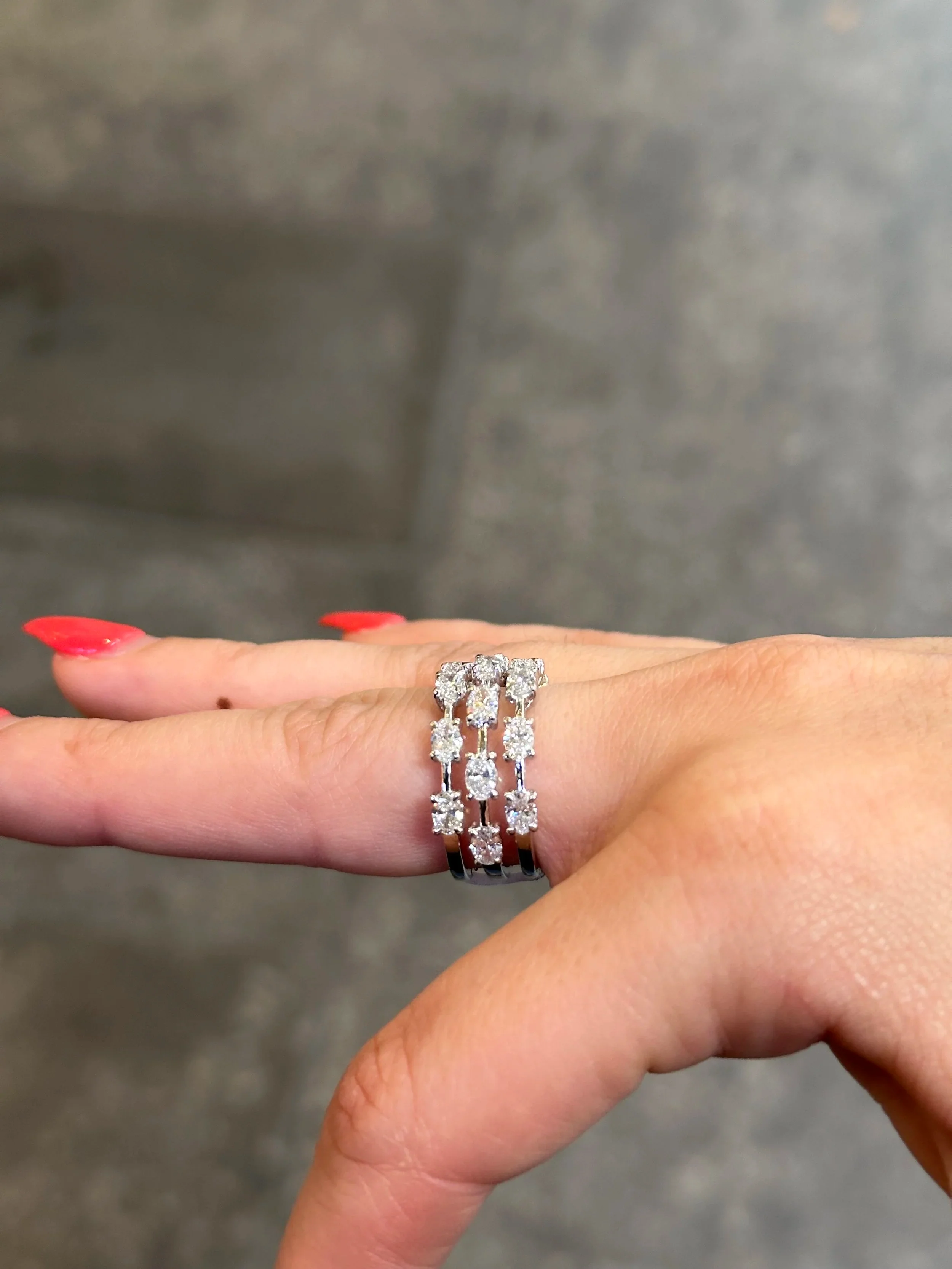 Ladies Spaced Out Oval Diamond Ring - Image 3