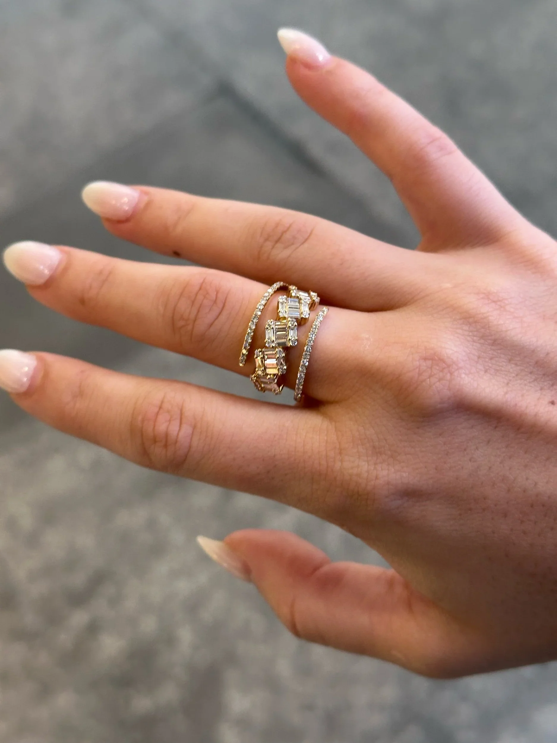 Ladies Split Baguette and Round Cut Diamond Ring - Image 2