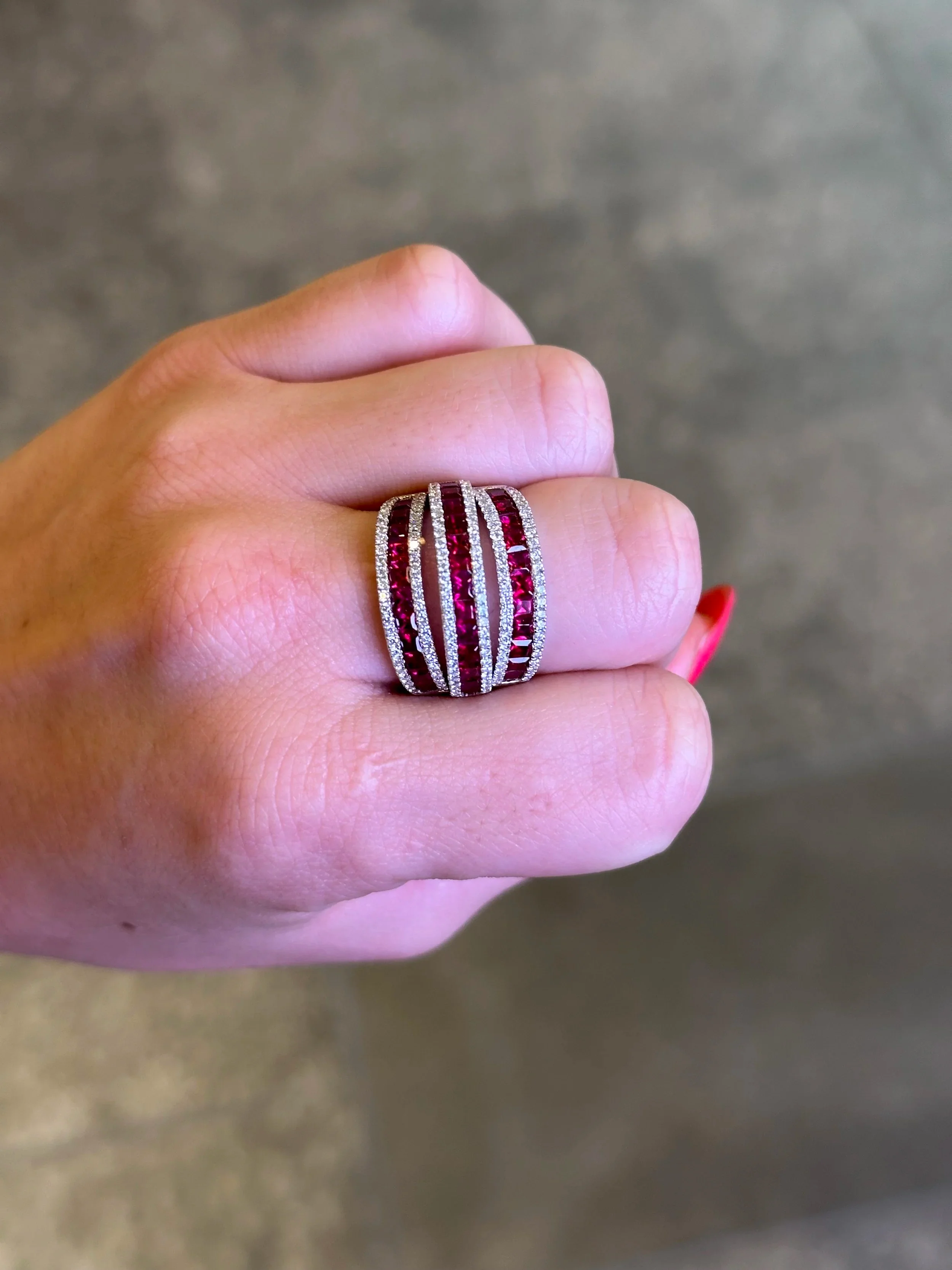 Ladies Split Ruby and Diamond Ring - Image 2