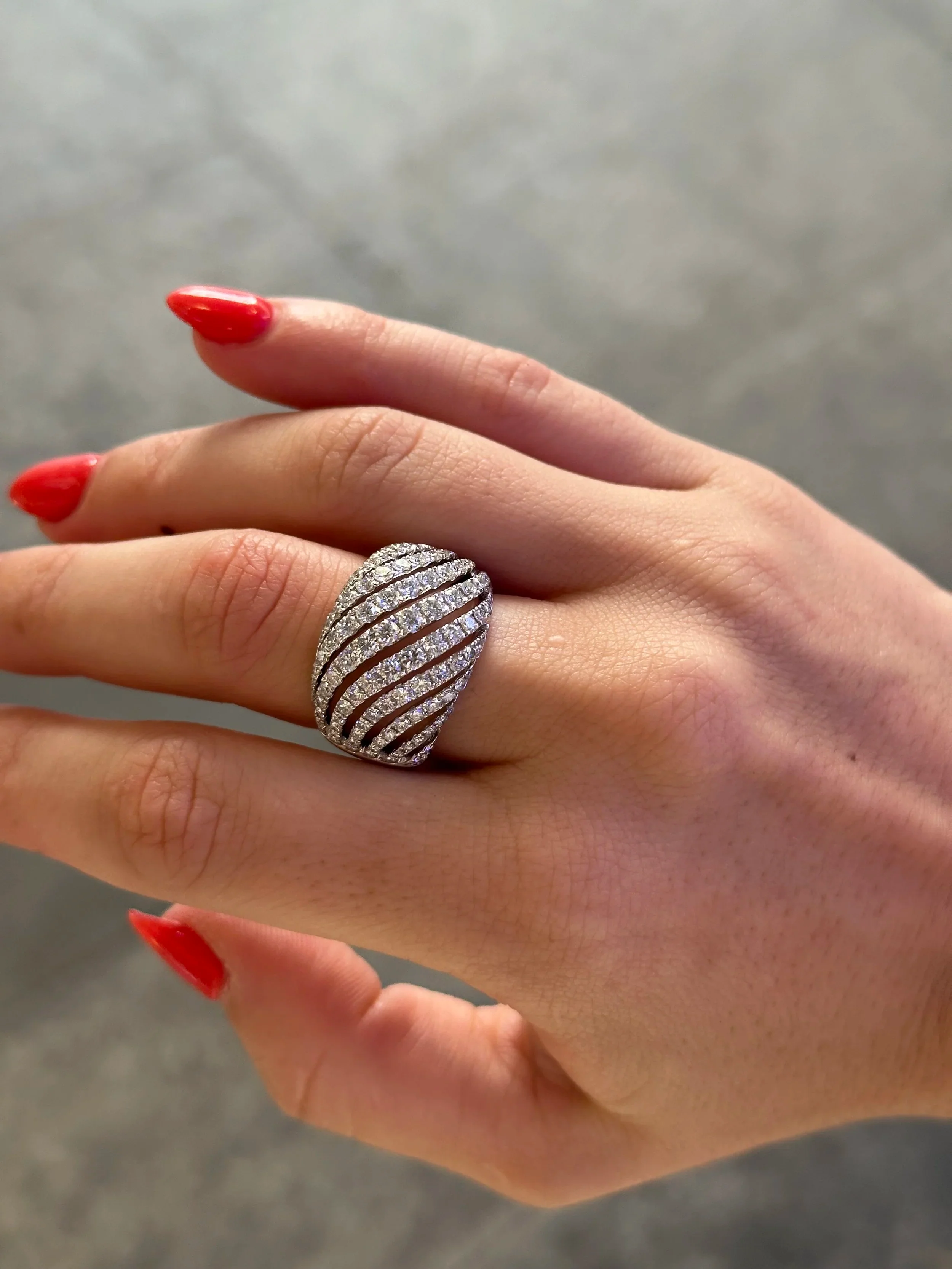 Ladies Split Wide Round Diamond Ring - Image 2