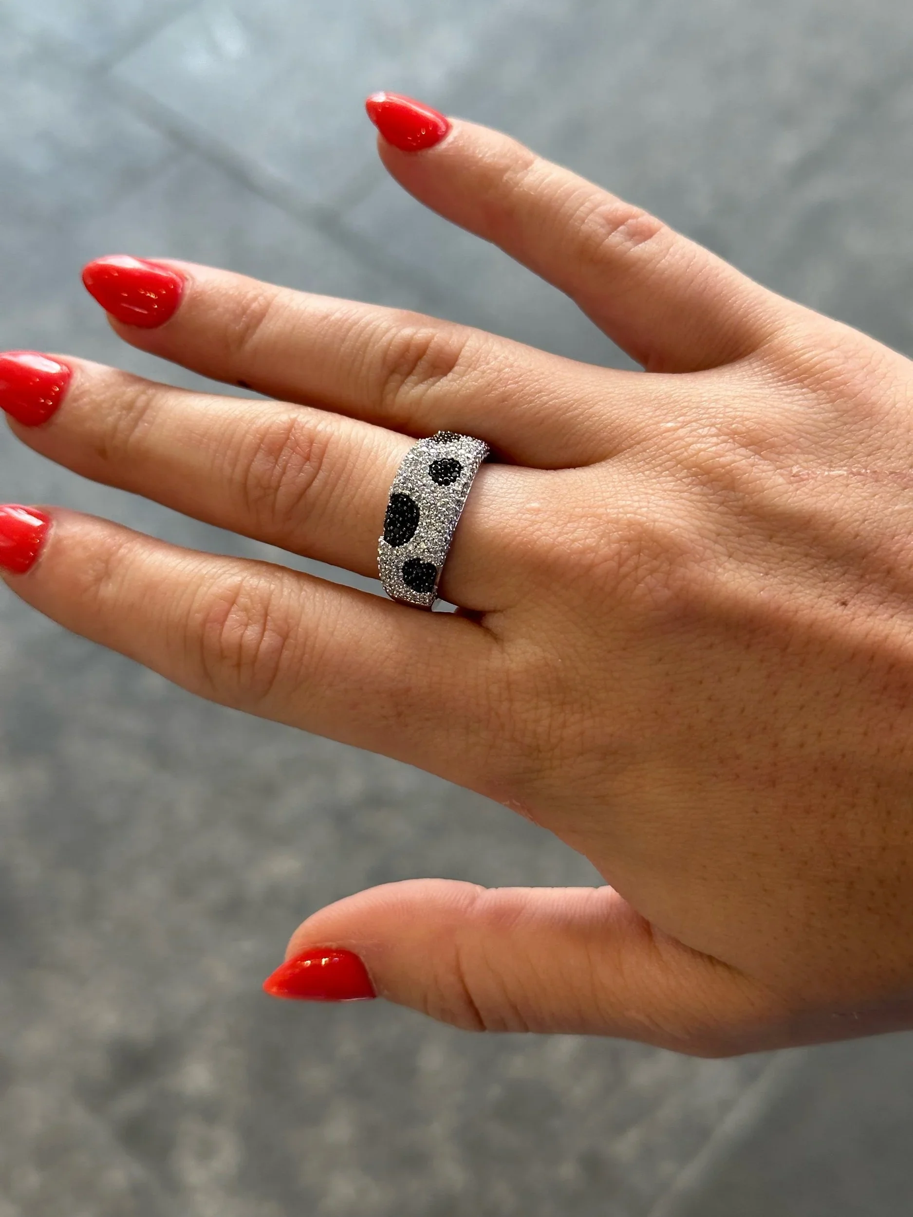 Ladies Spotted Pave Set Black Diamond and Round Diamond Ring - Image 2