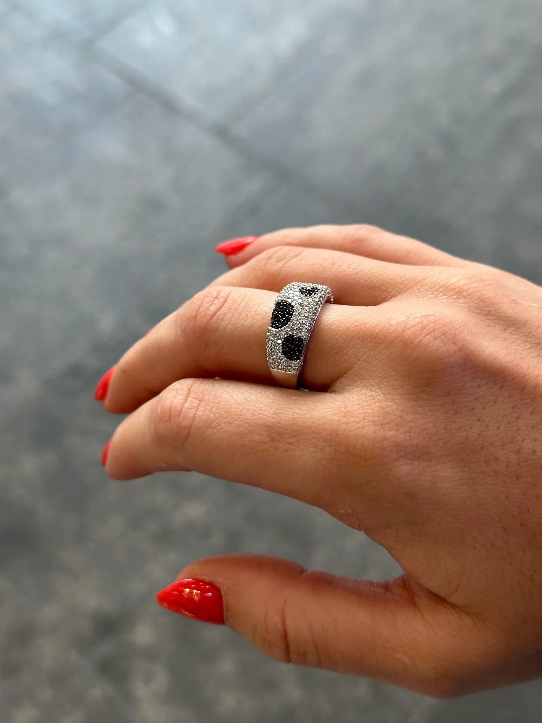 Ladies Spotted Pave Set Black Diamond and Round Diamond Ring - Image 3