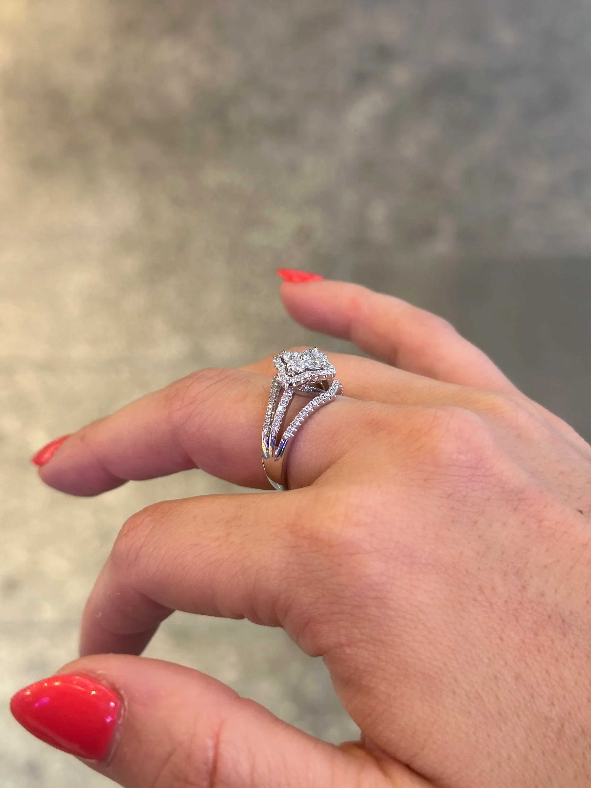 Ladies Star Shaped Three Split Halo Ring - Image 4