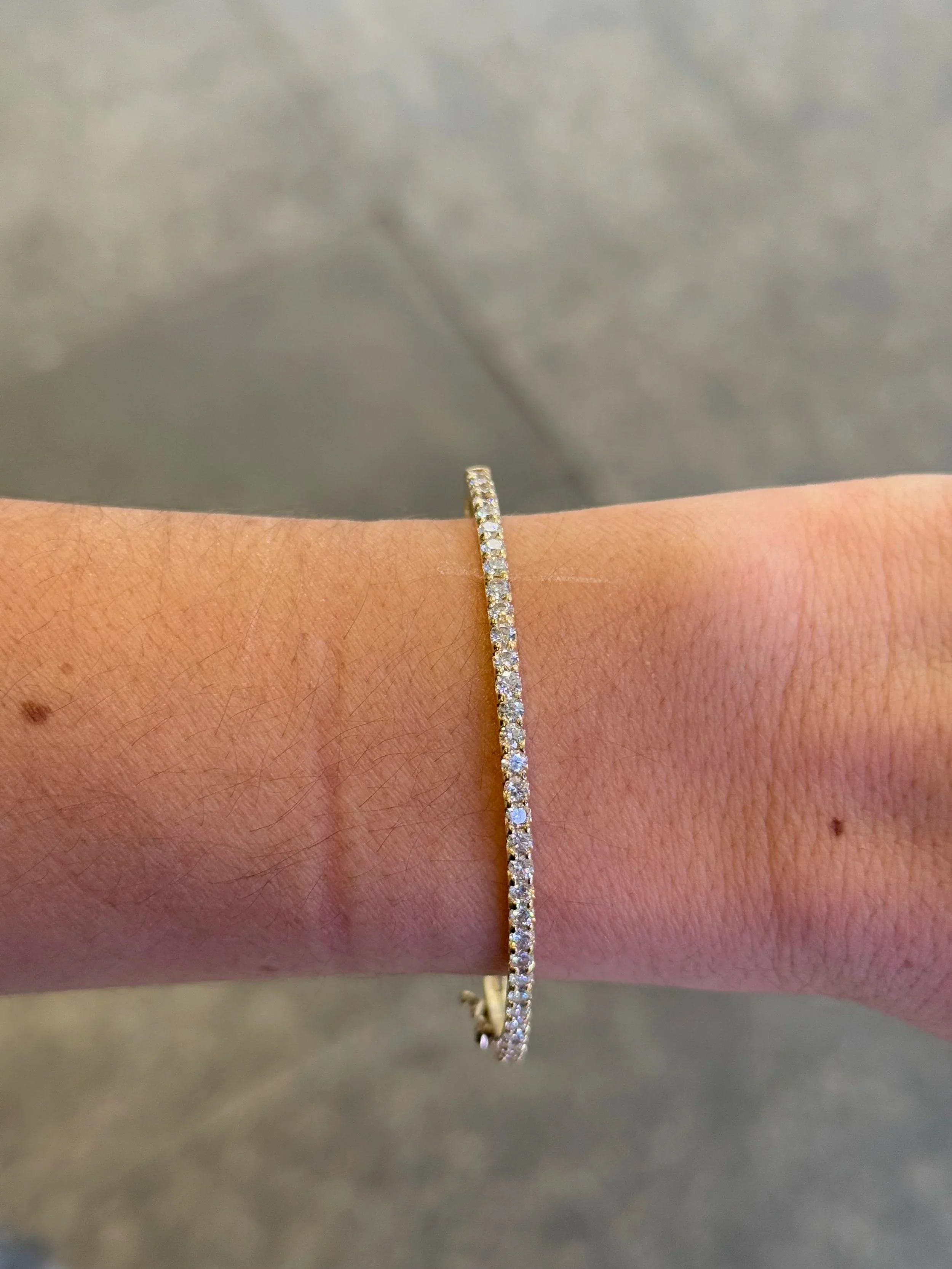 Ladies Straight Diamond Bangle Bracelet 1.80ct - Image 4