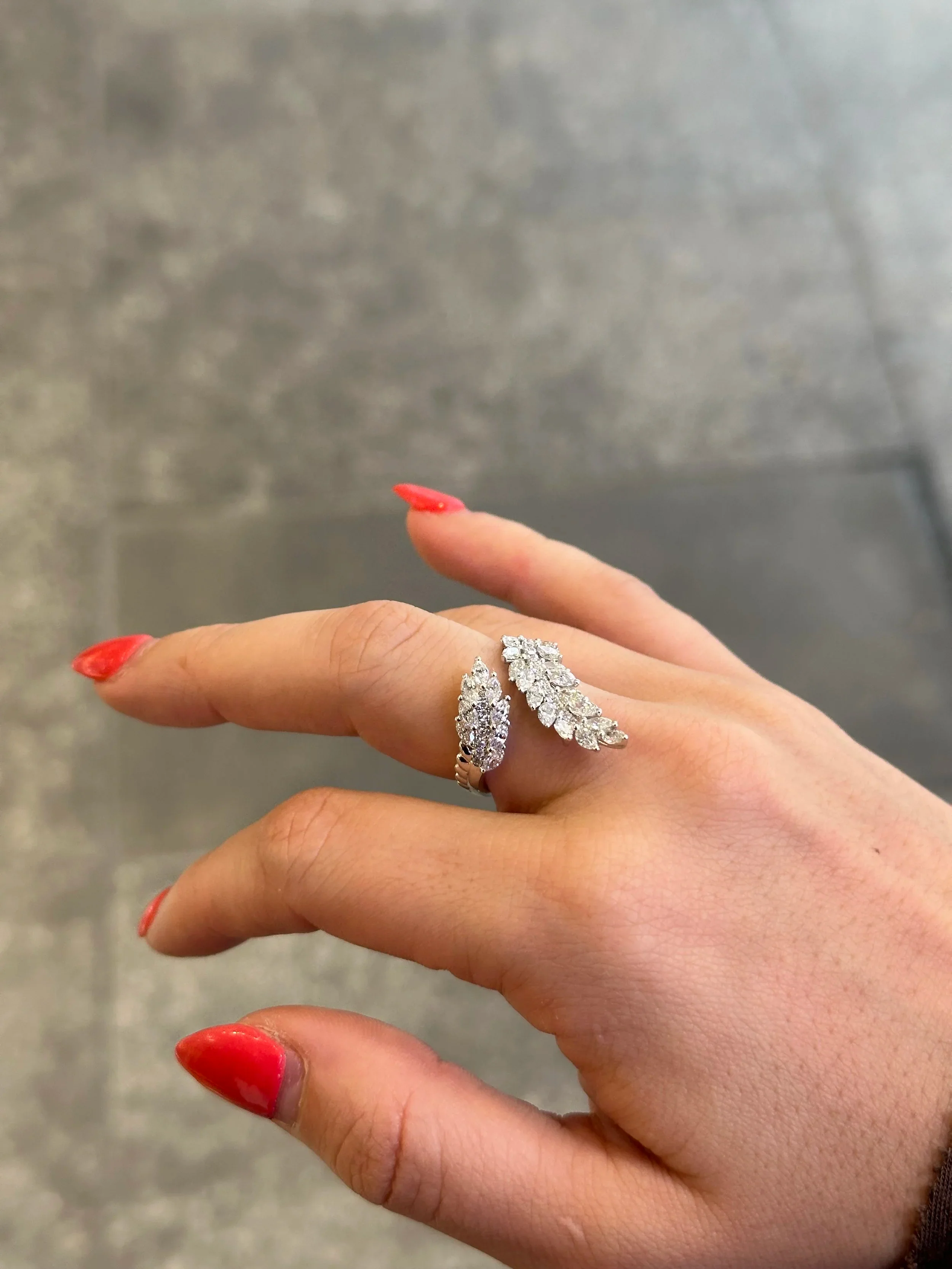 Ladies Stunning Diamond Leaf Ring - Image 3