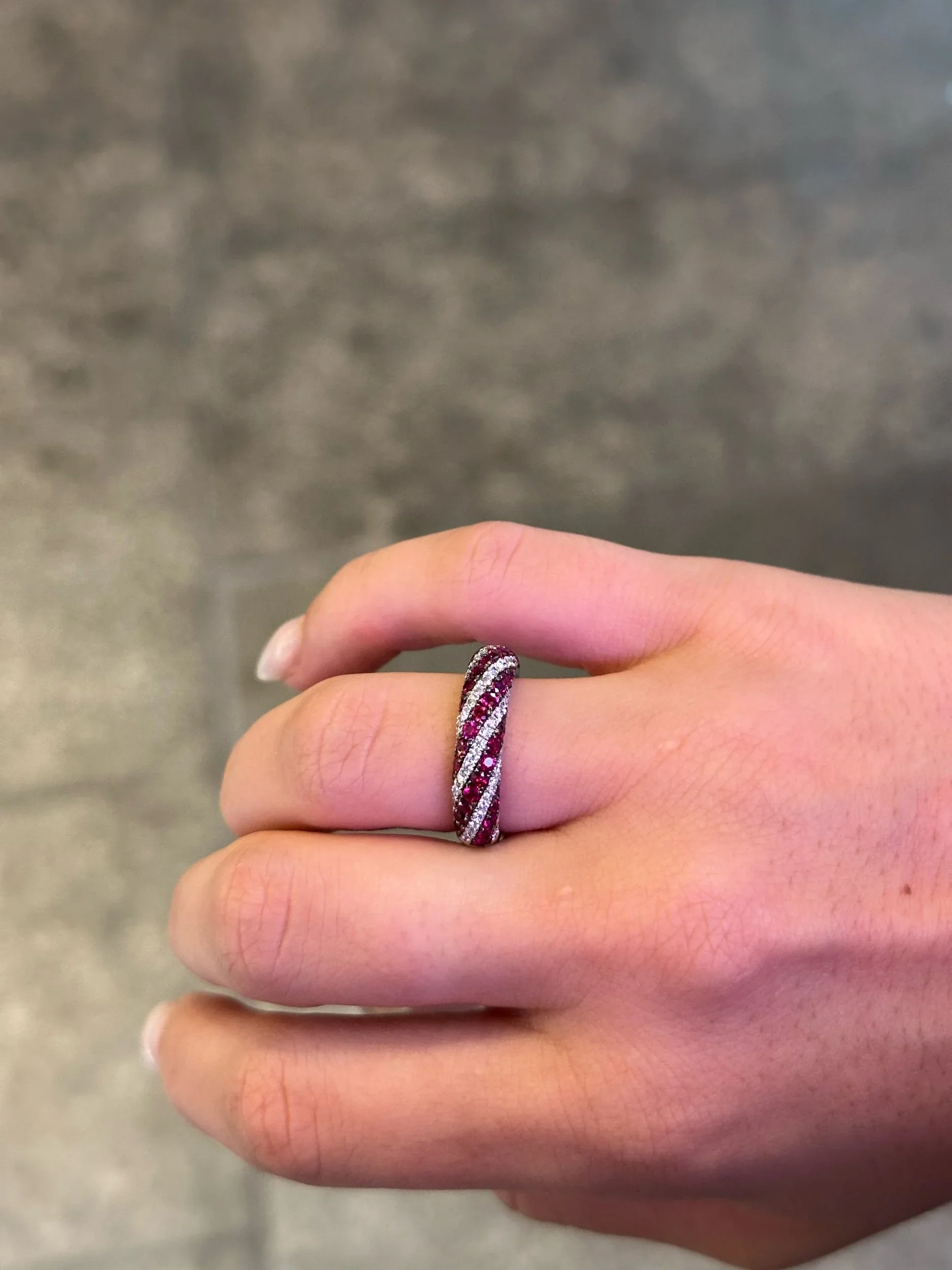 Ladies Swirl Ruby and Round Diamond Ring - Image 4