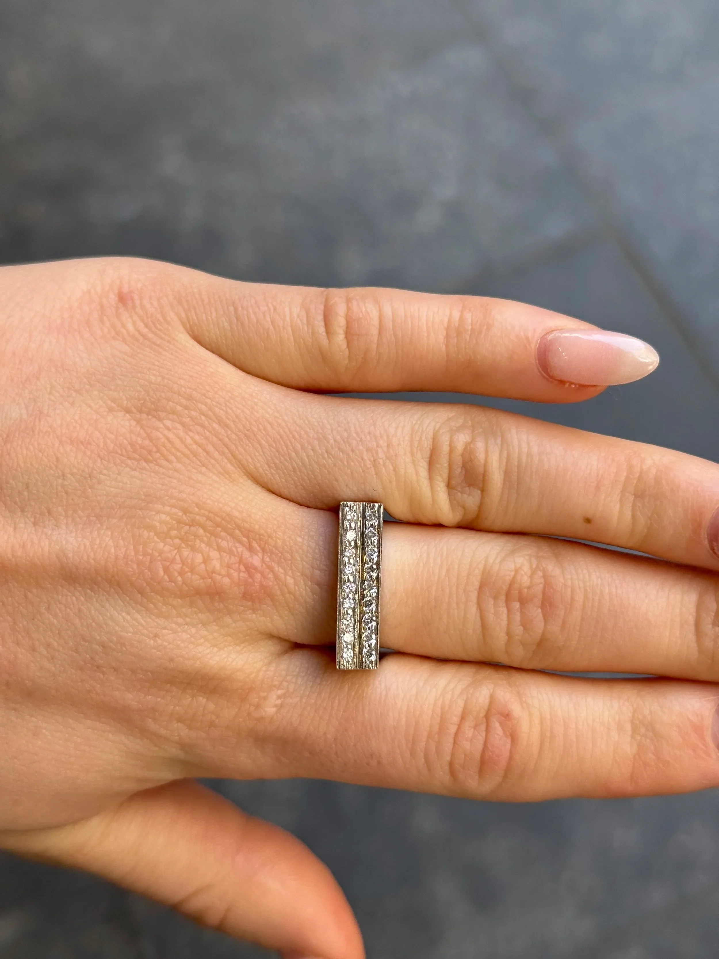 Ladies Thick Rectangle Style Ring - Image 2