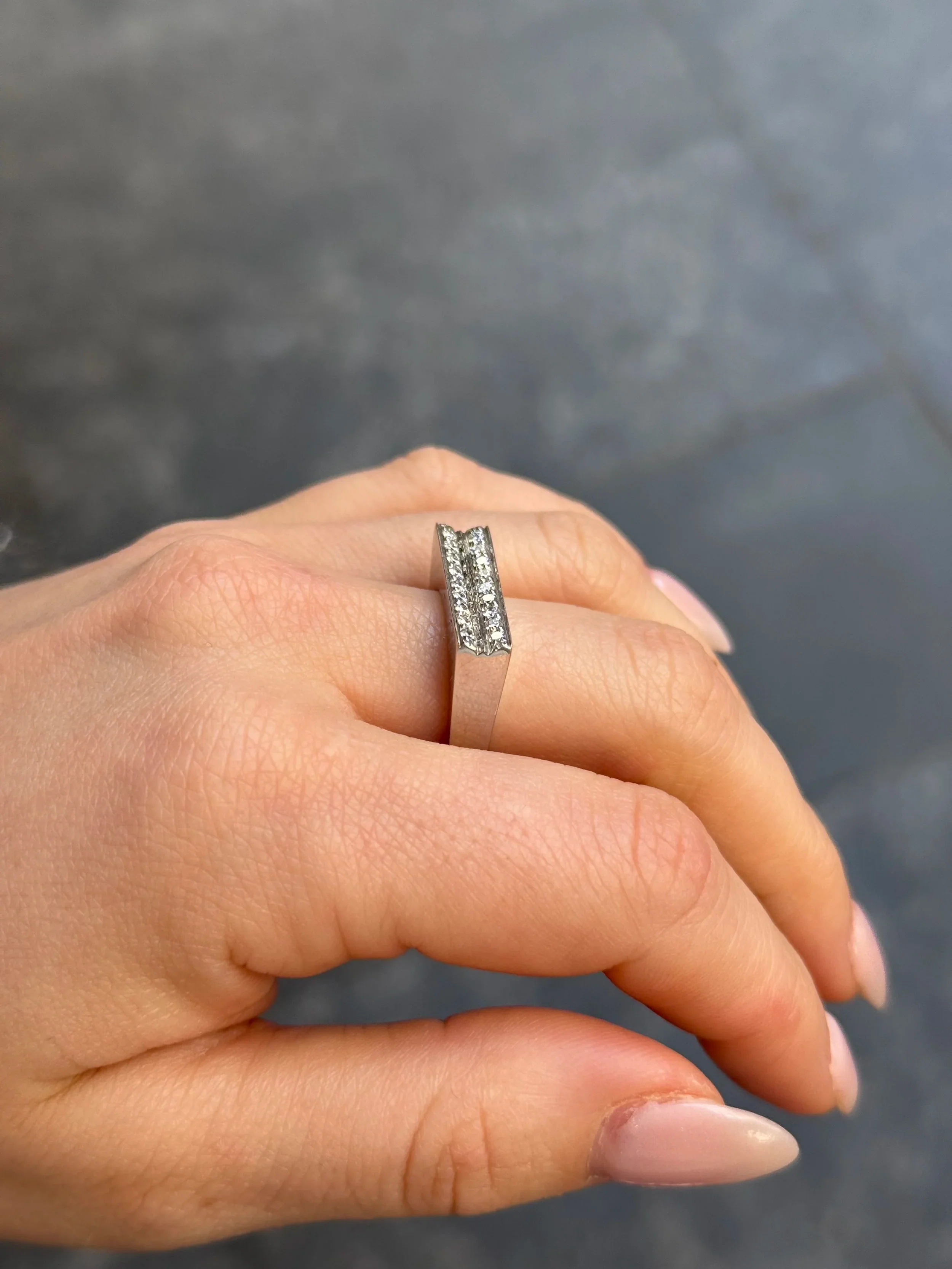 Ladies Thick Rectangle Style Ring - Image 3