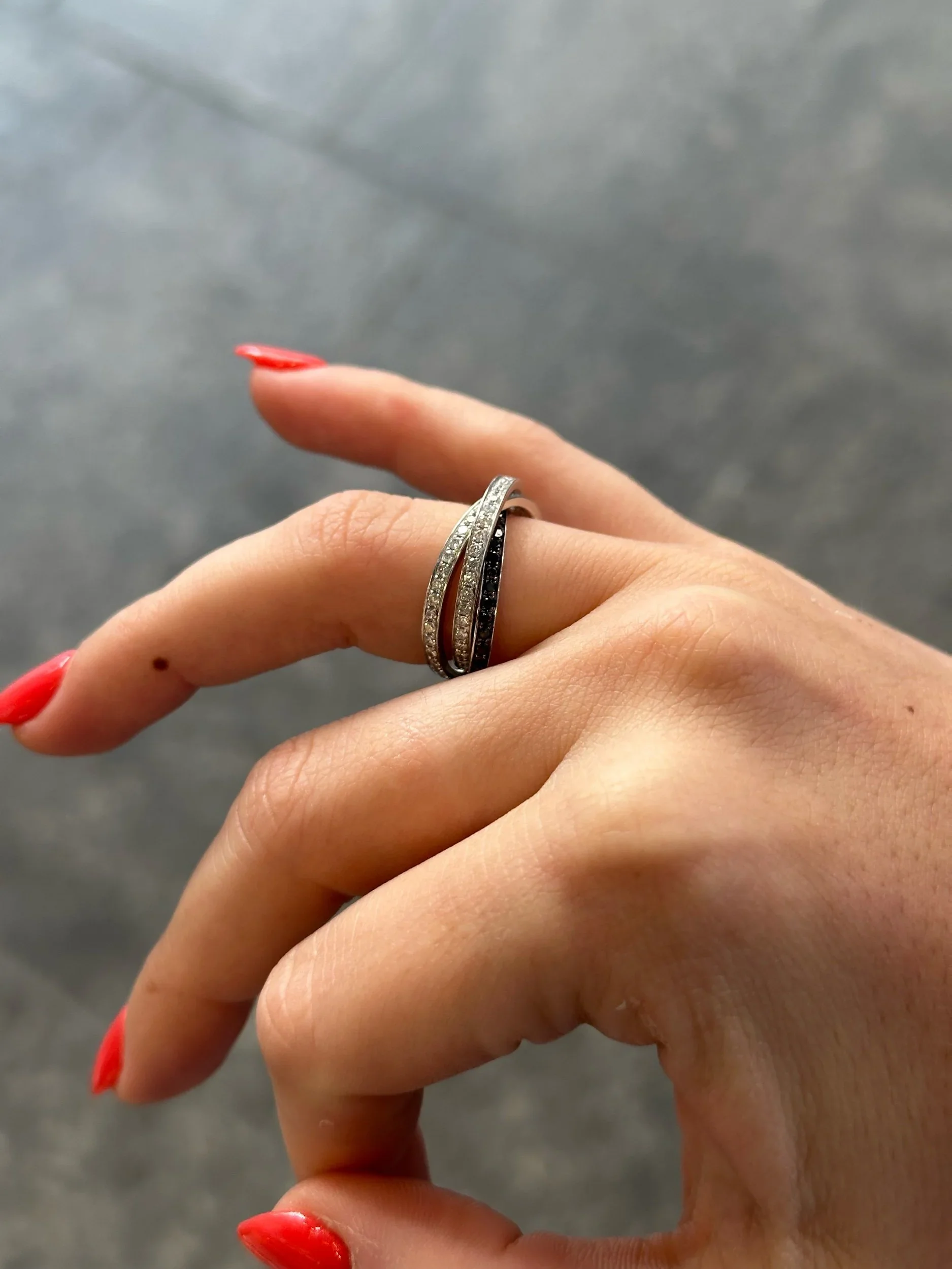 Ladies Three Eternity Black Diamond and Round Diamond Ring - Image 3