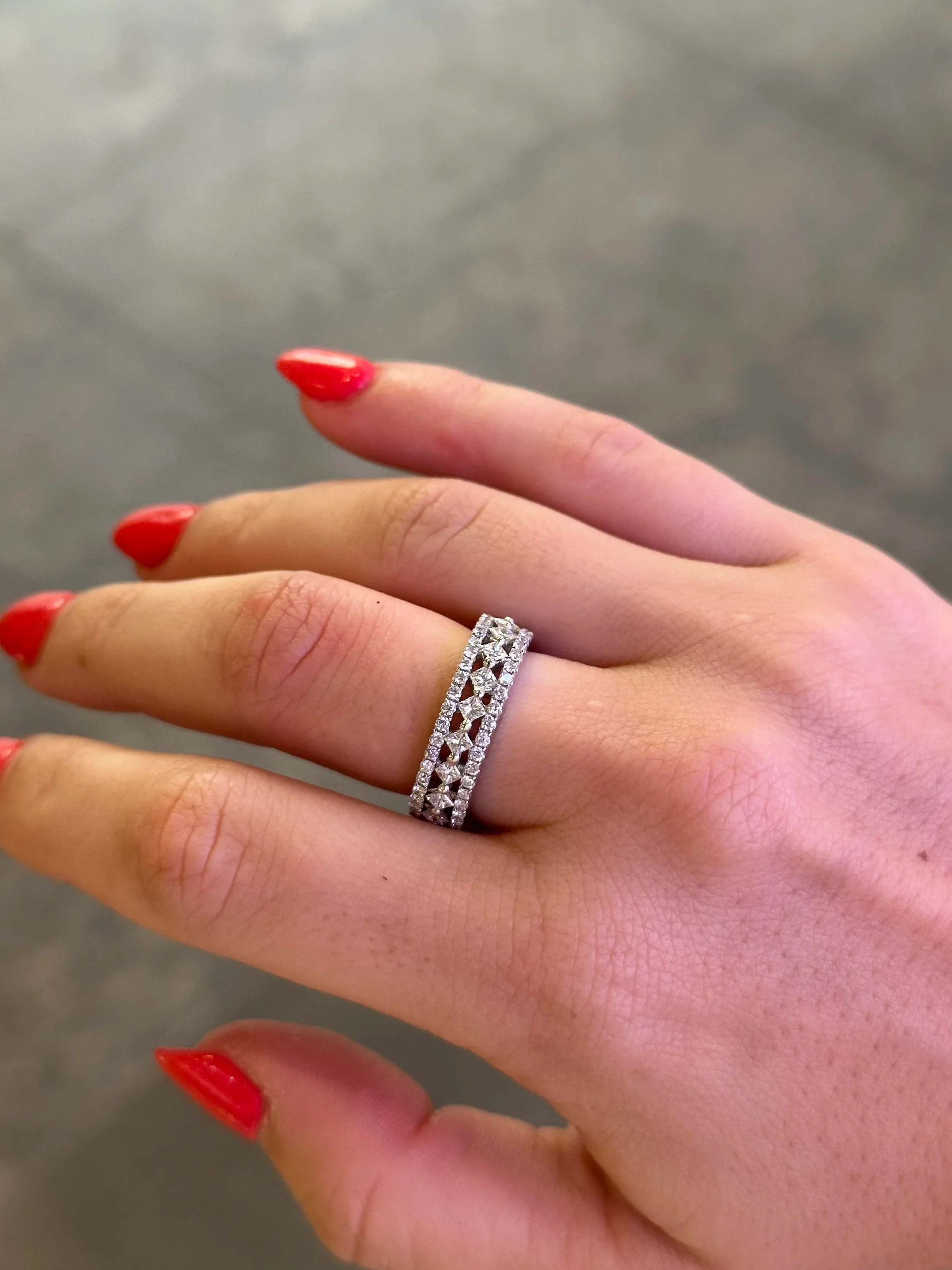 Ladies Three Row Alternating Princess and Round Diamond Band - Image 2