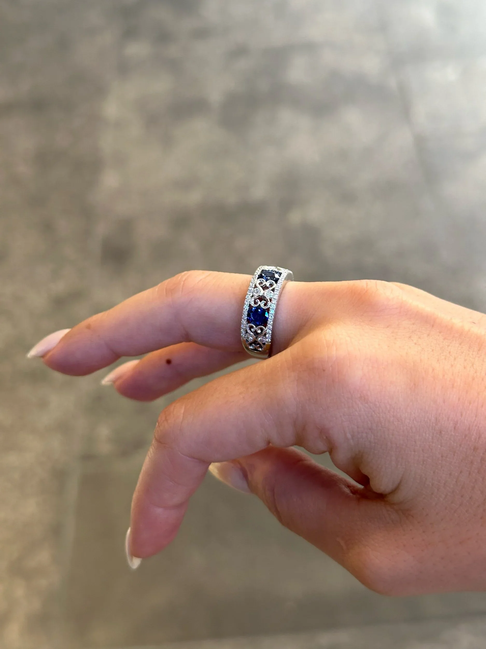 Ladies Three Sapphire Stone Round Diamond Ring - Image 3