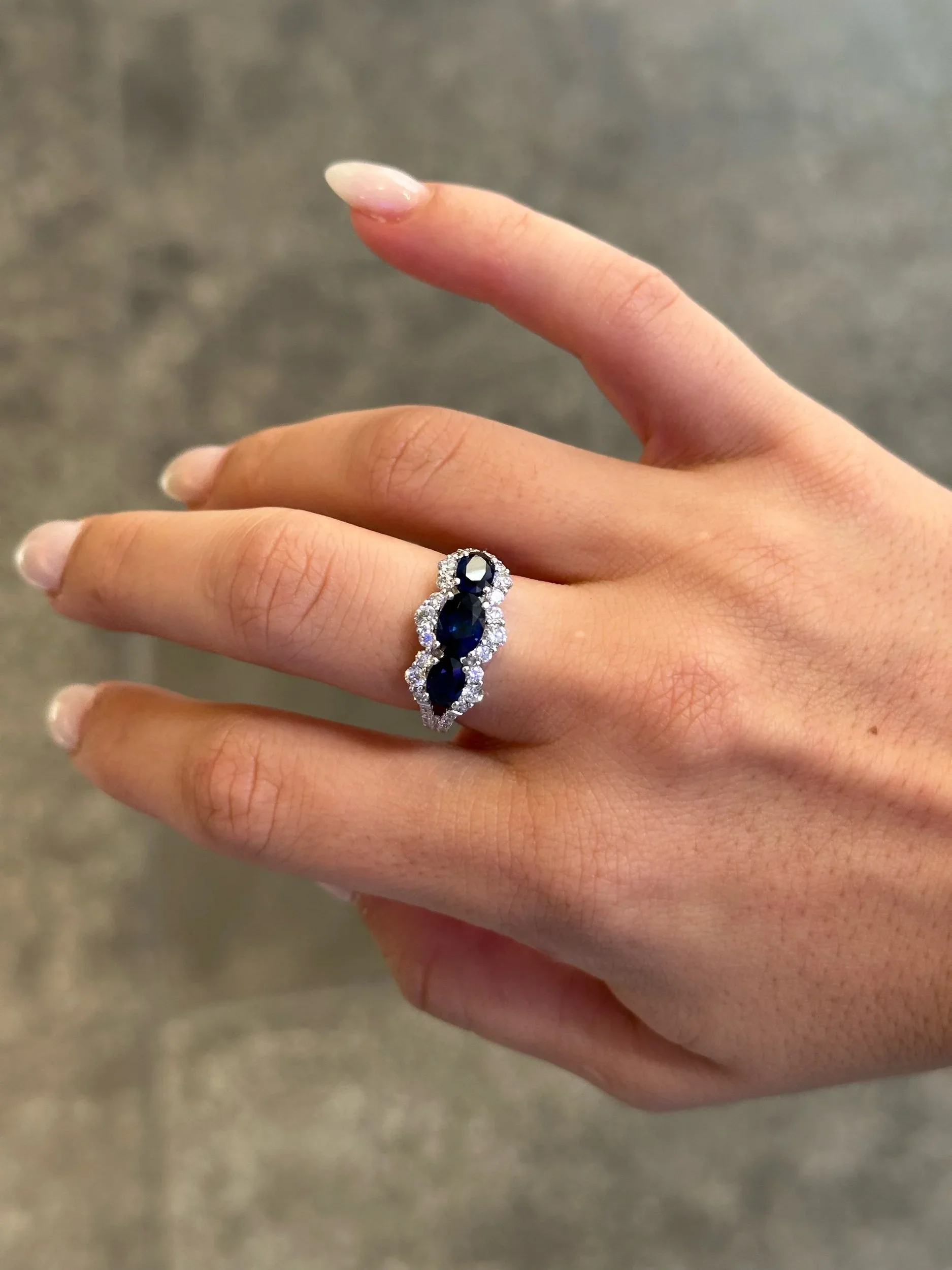 Ladies Three Stone Sapphire and Round Diamond Ring with a Split Shank - Image 2