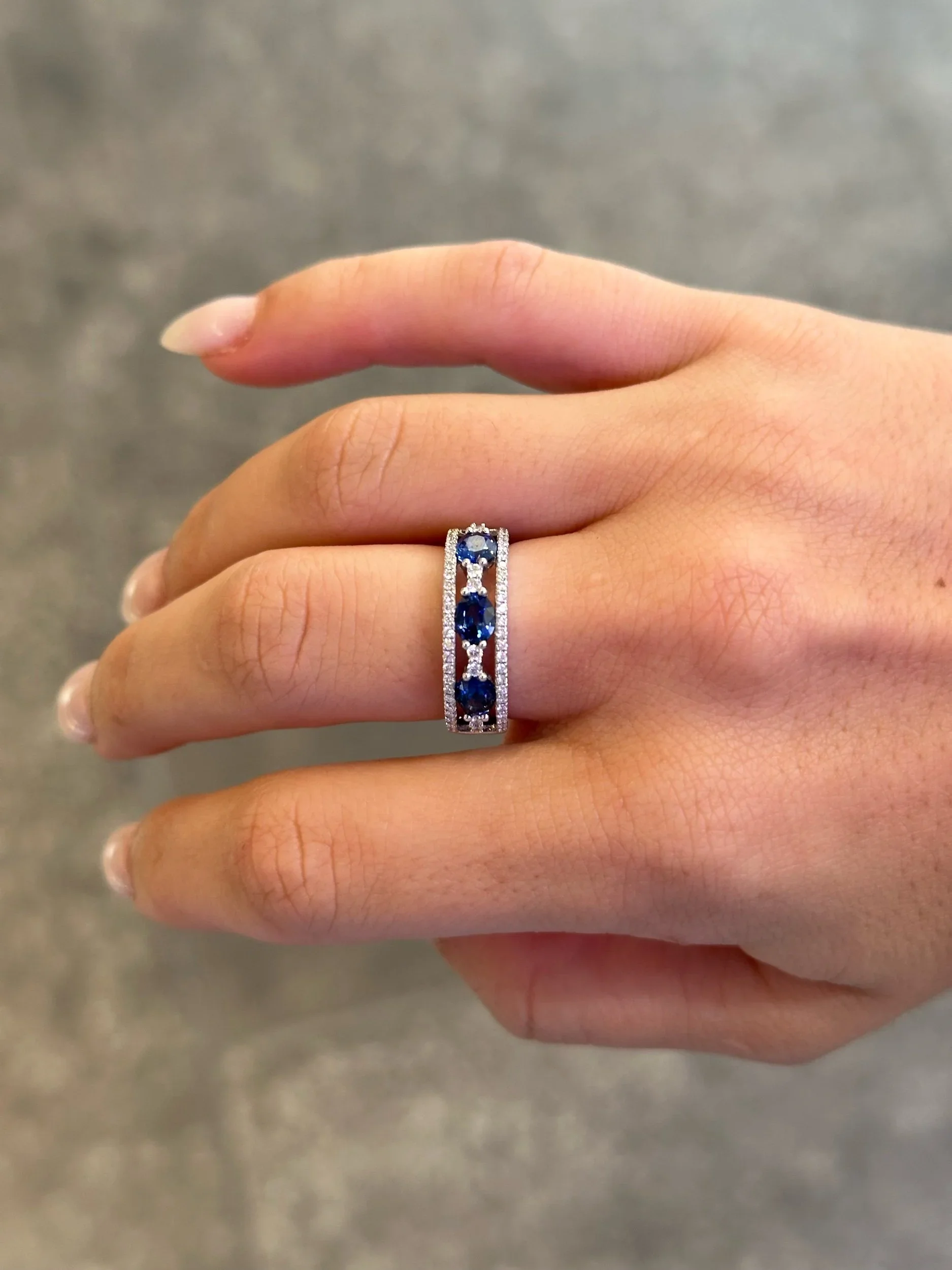 Ladies Three Stone Sapphire and Round Diamonds Band - Image 2