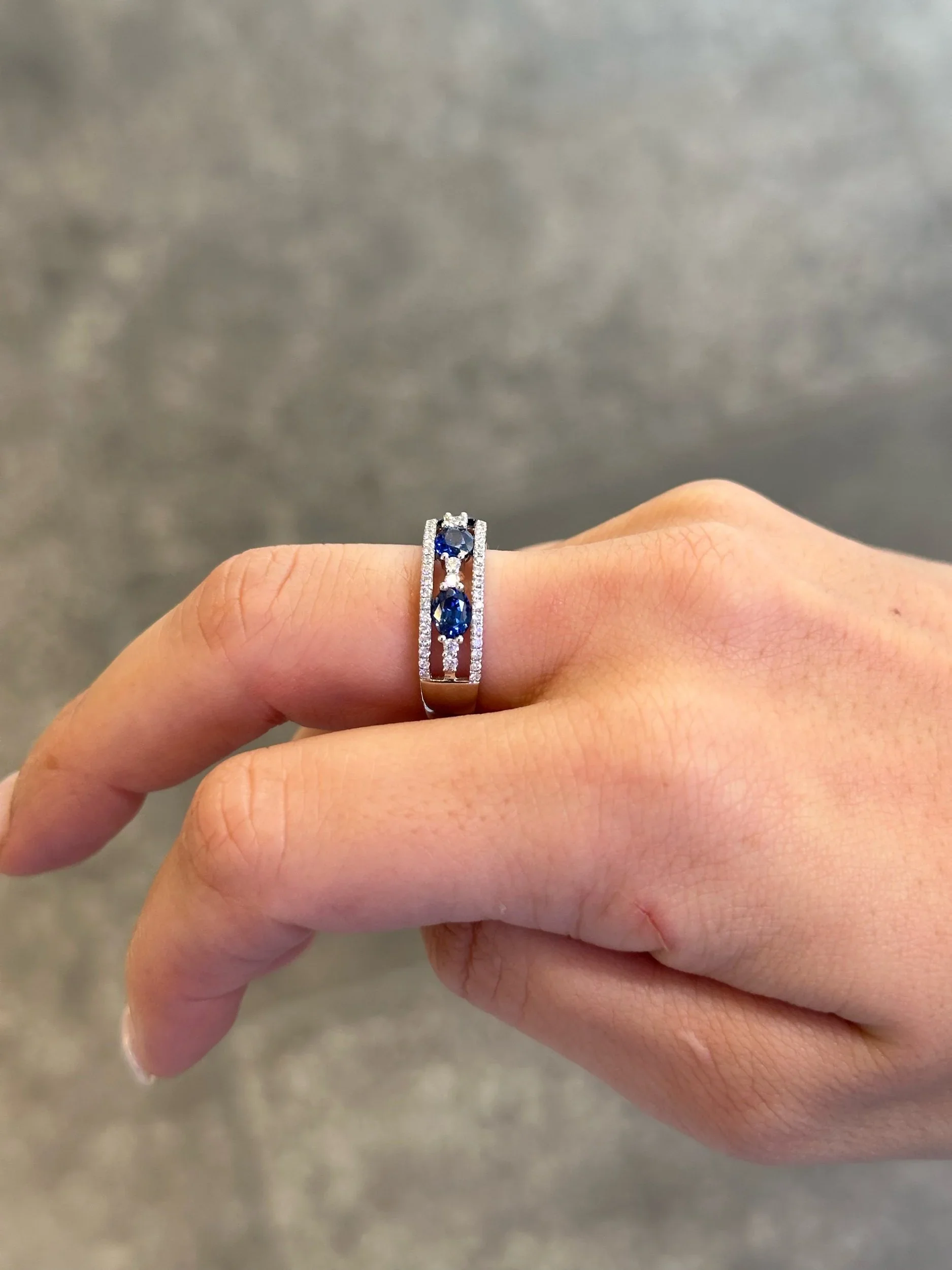 Ladies Three Stone Sapphire and Round Diamonds Band - Image 3