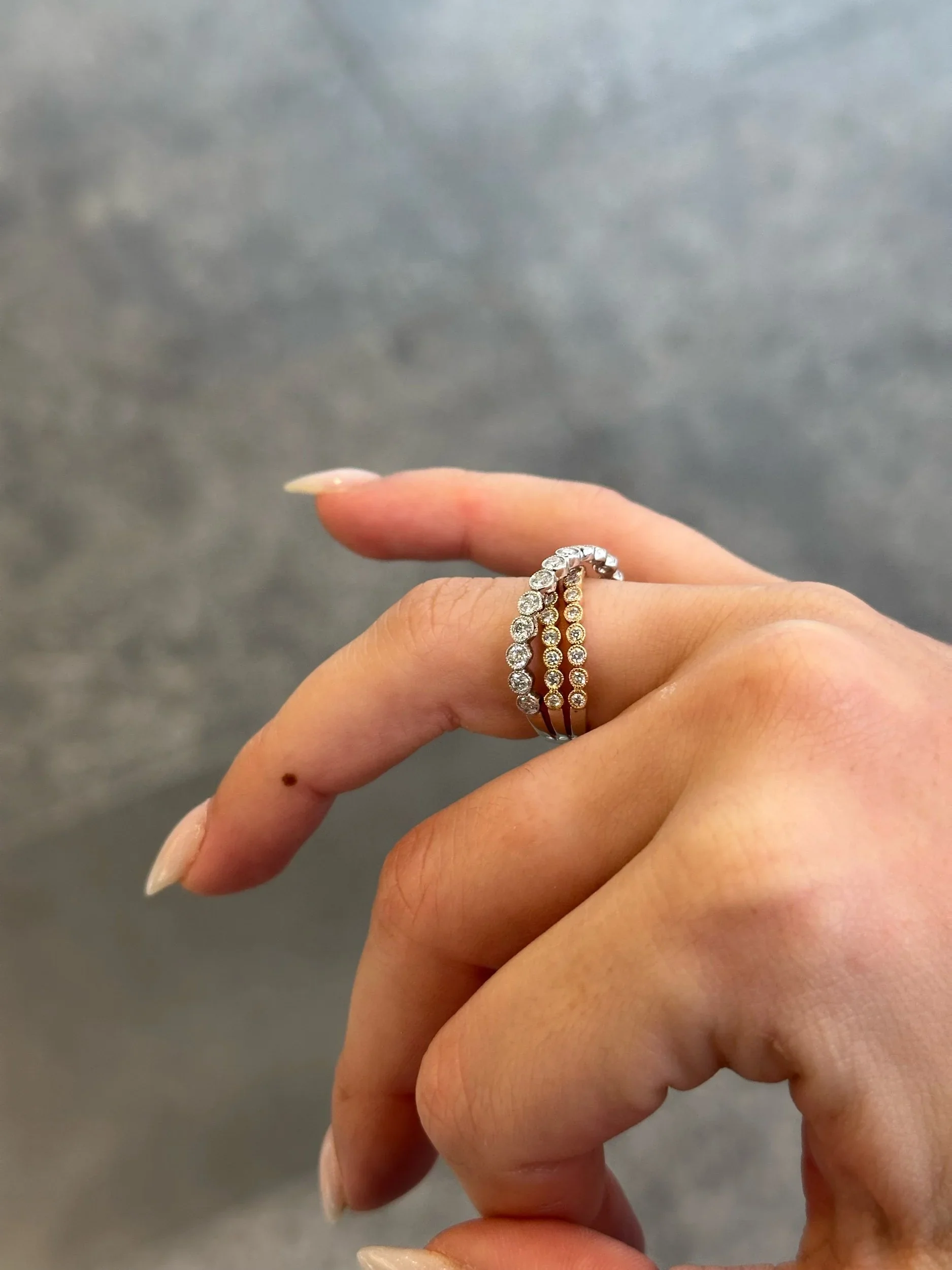 Ladies Three Tone Overlapping Round Diamond Ring - Image 3