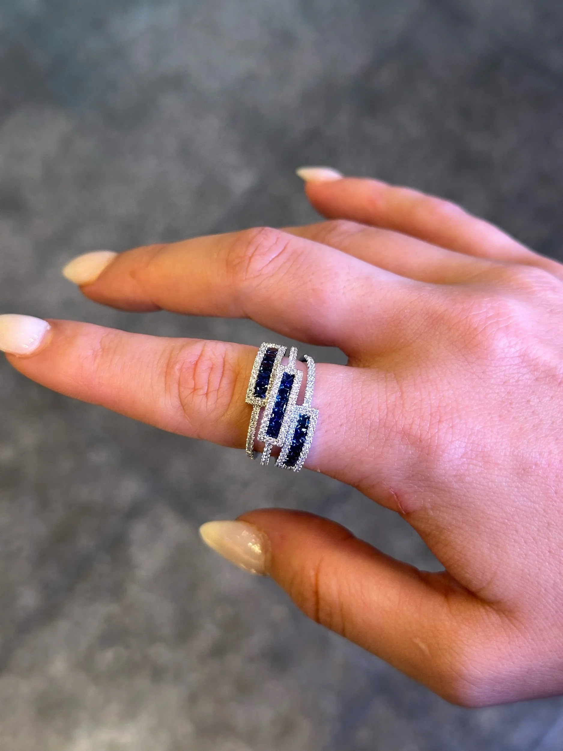 Ladies Triple Shank Sapphire and Round Diamond Fancy Ring - Image 2
