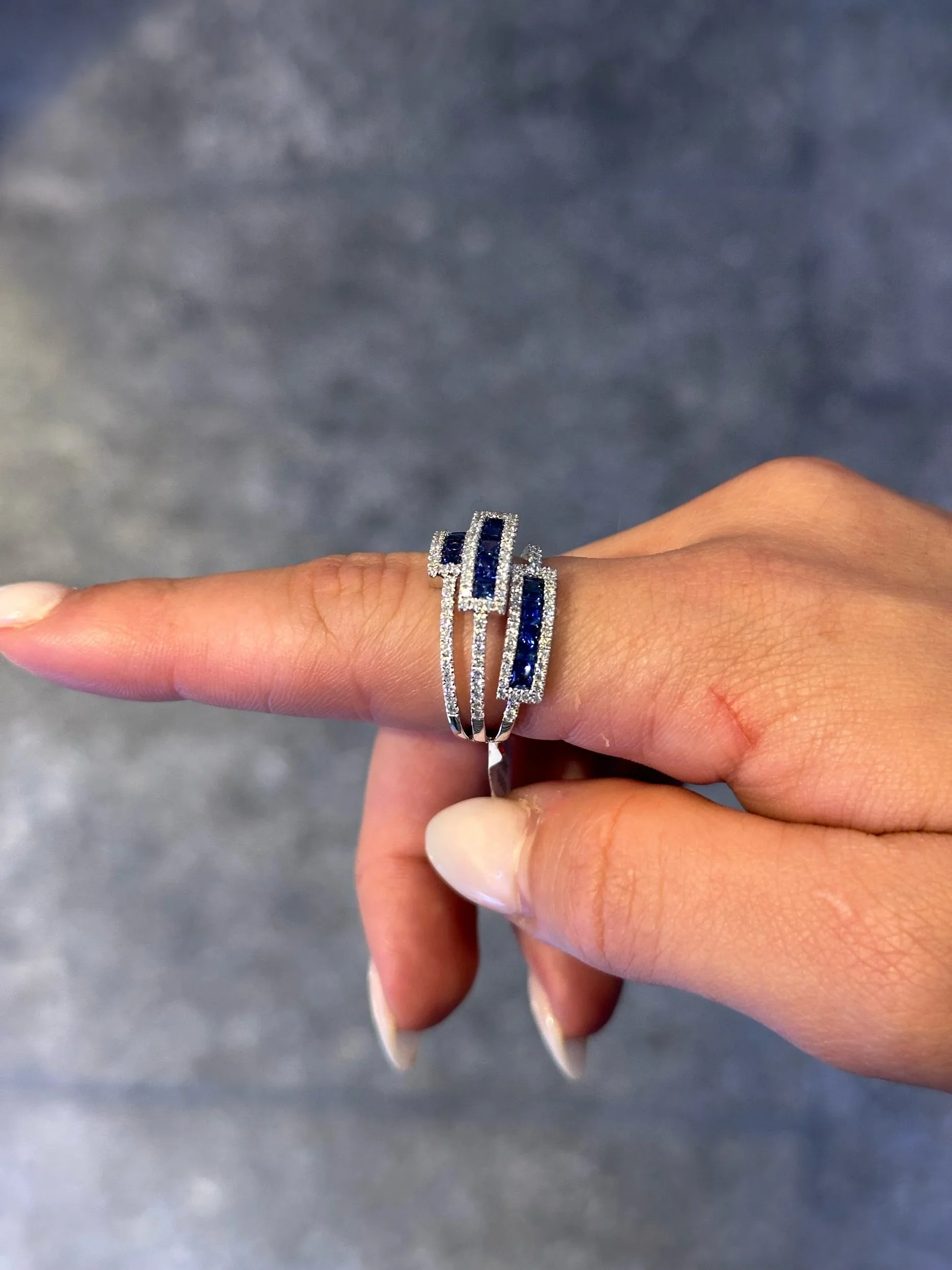 Ladies Triple Shank Sapphire and Round Diamond Fancy Ring - Image 3