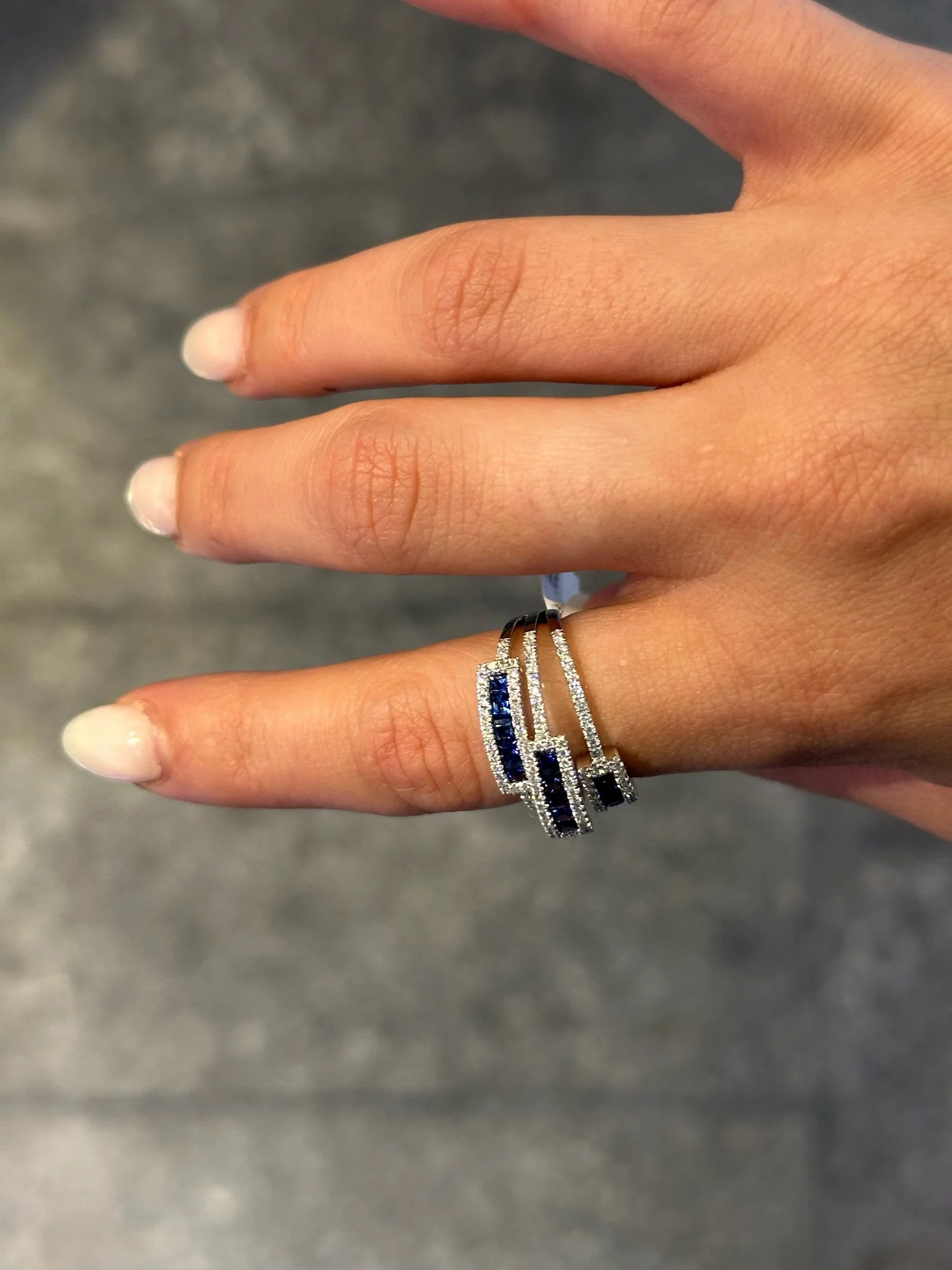 Ladies Triple Shank Sapphire and Round Diamond Fancy Ring - Image 4