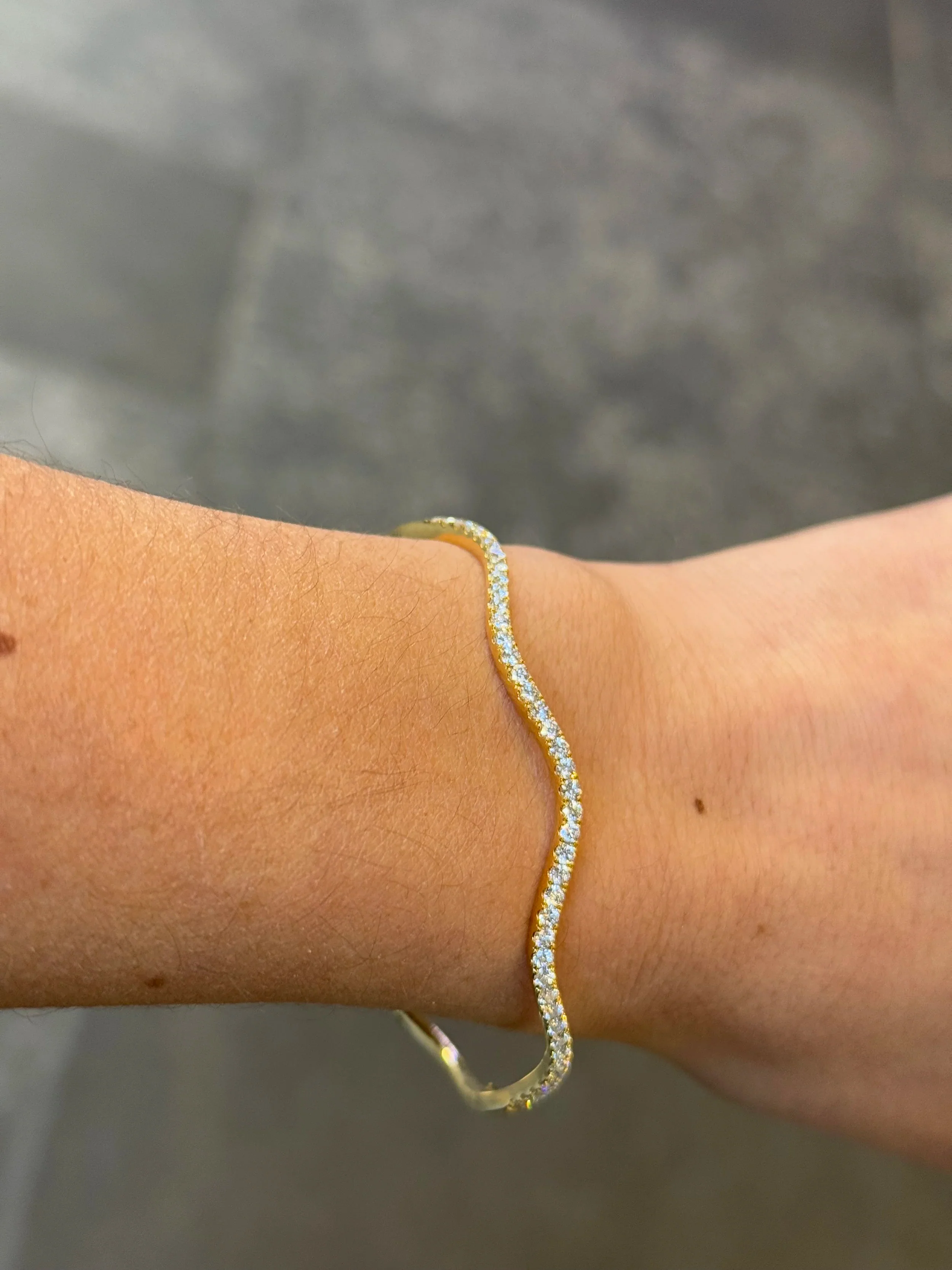 Ladies Twist Design Round Diamond Bangle - Image 3