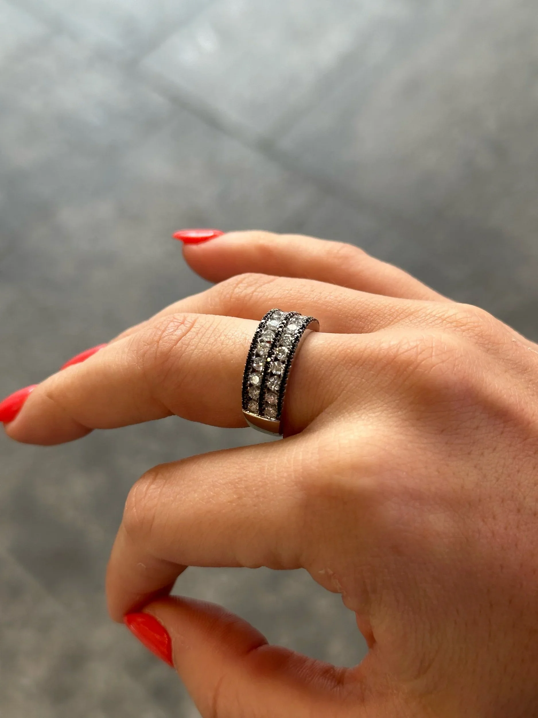 Ladies Two Row Black Diamond and Round Diamond Ring - Image 3