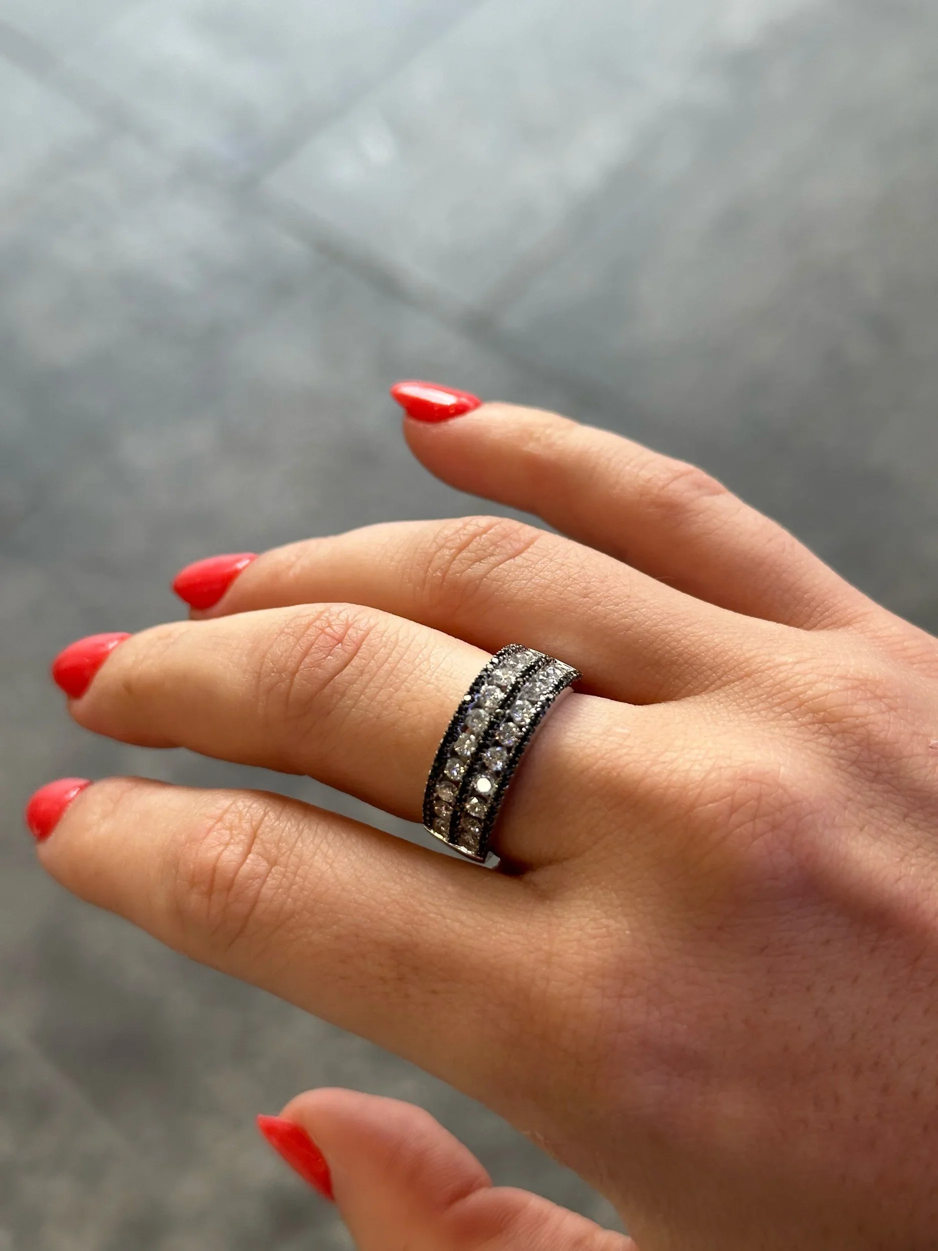 Ladies Two Row Black Diamond and Round Diamond Ring - Image 4