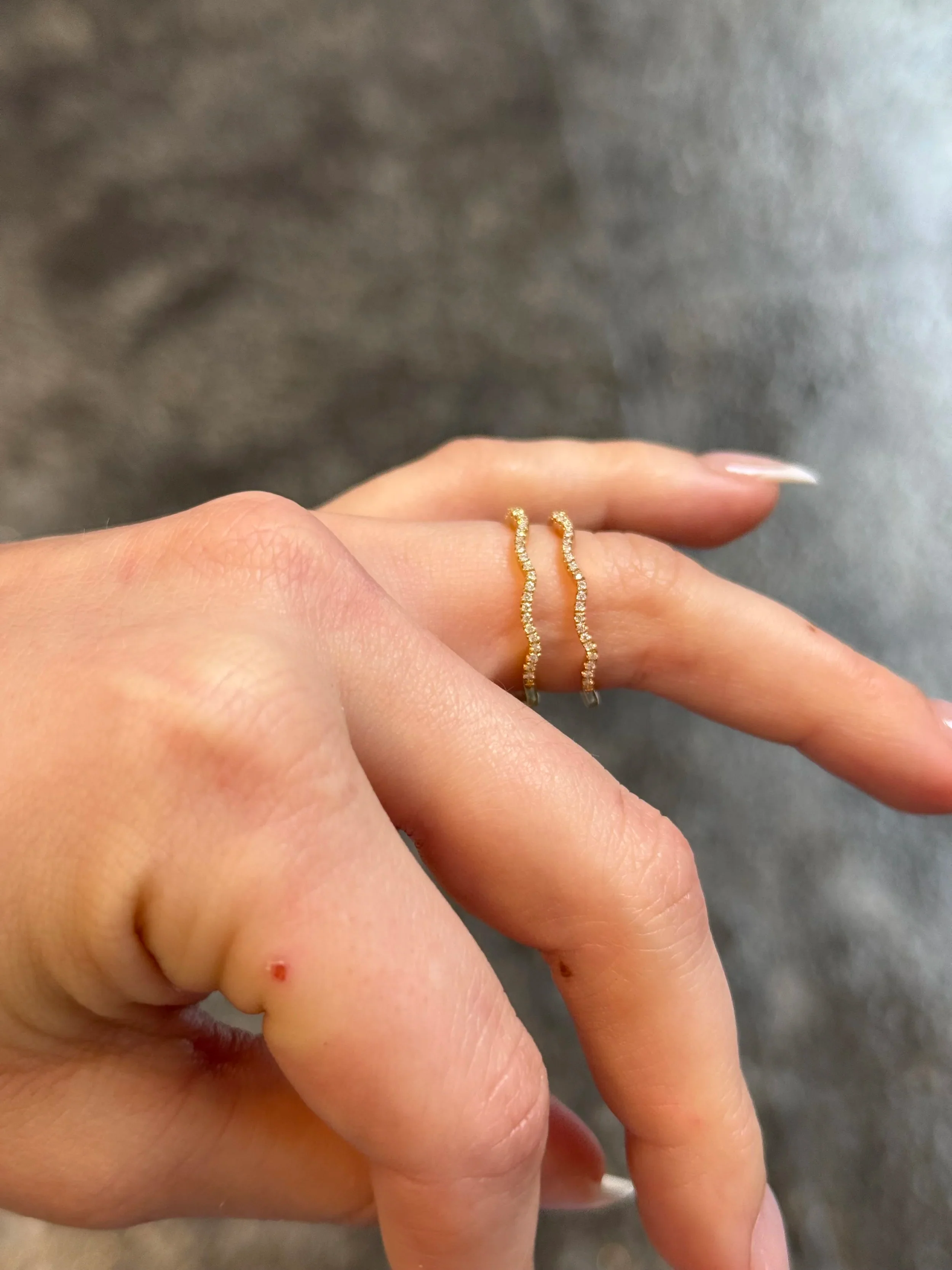 Ladies Wavy Diamond Wedding Band - Image 3