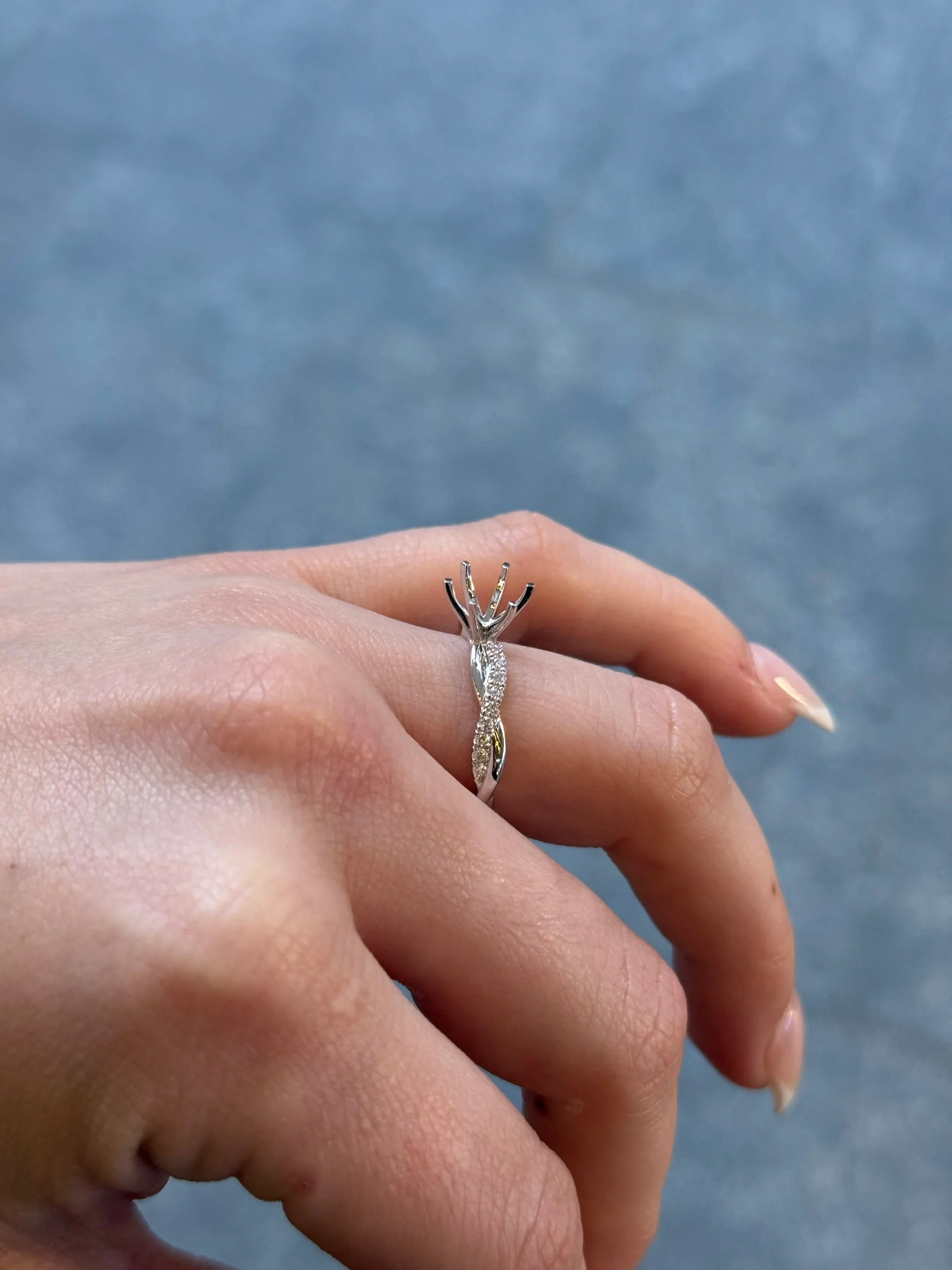 Ladies White Gold Diamond and Gold Twist Band Engagement Ring - Image 3