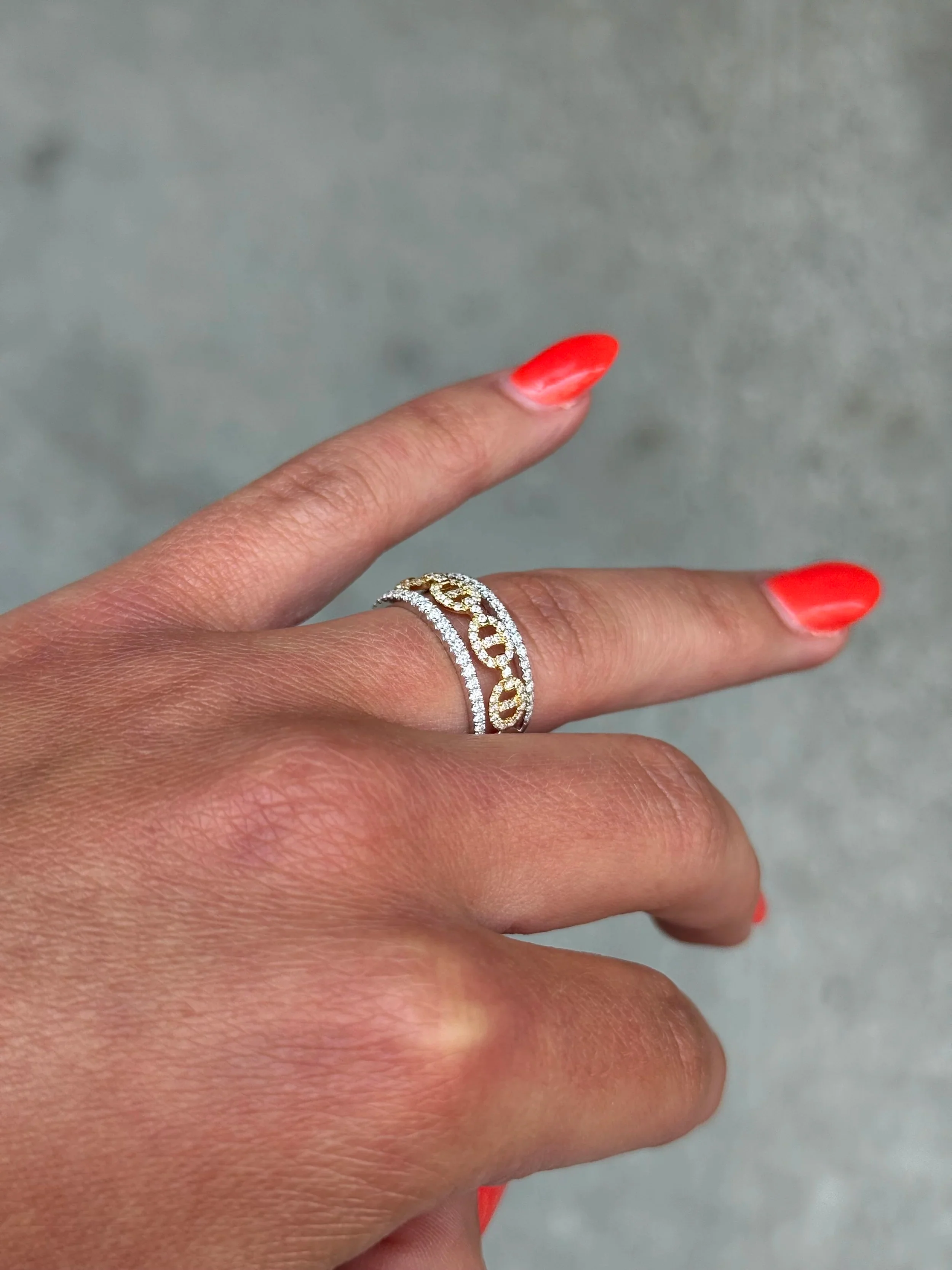 Ladies Wide Link Design Diamond Ring - Image 4