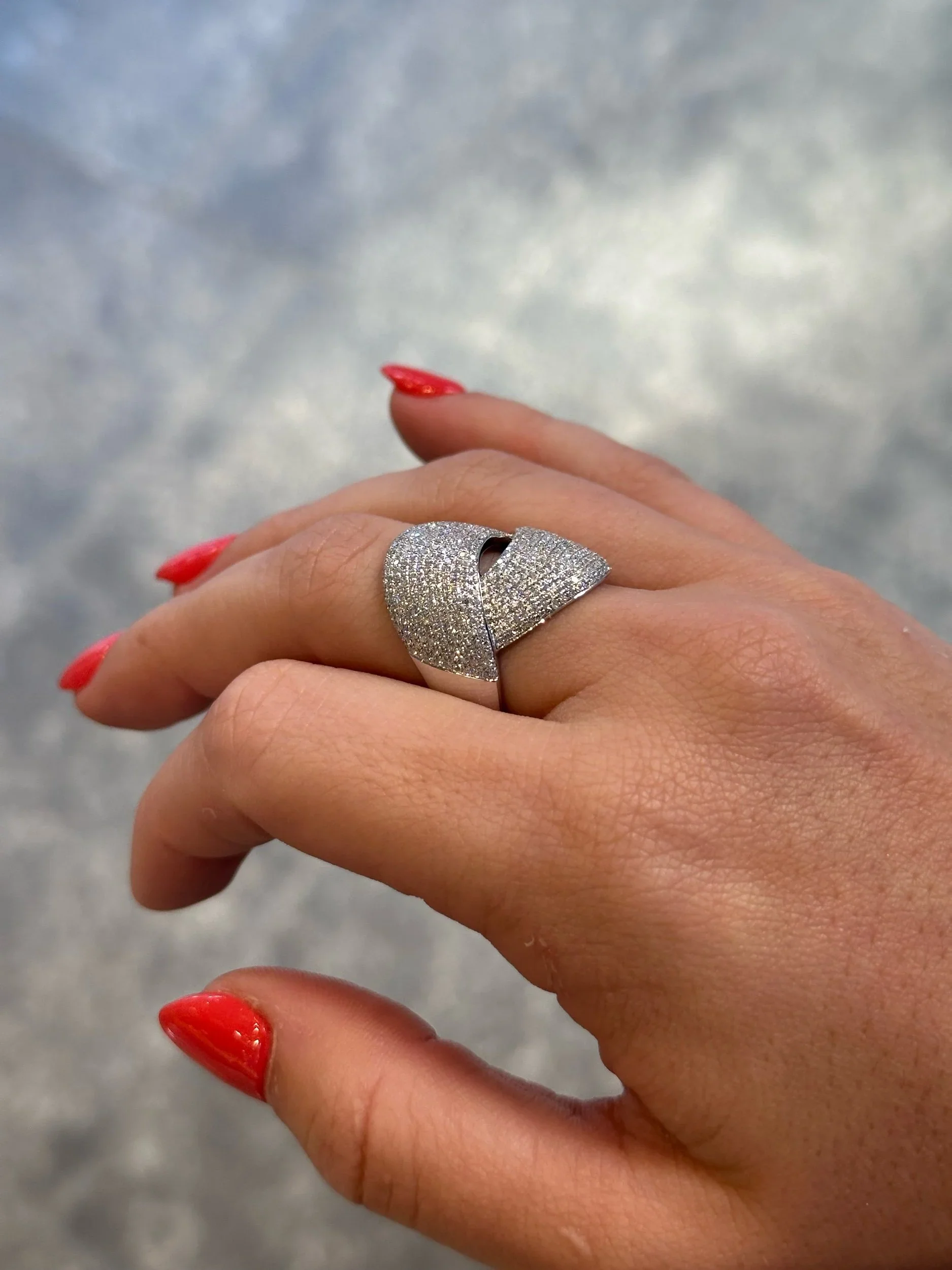 Ladies Wide Twisting Pave Set Round Diamond Ring - Image 3