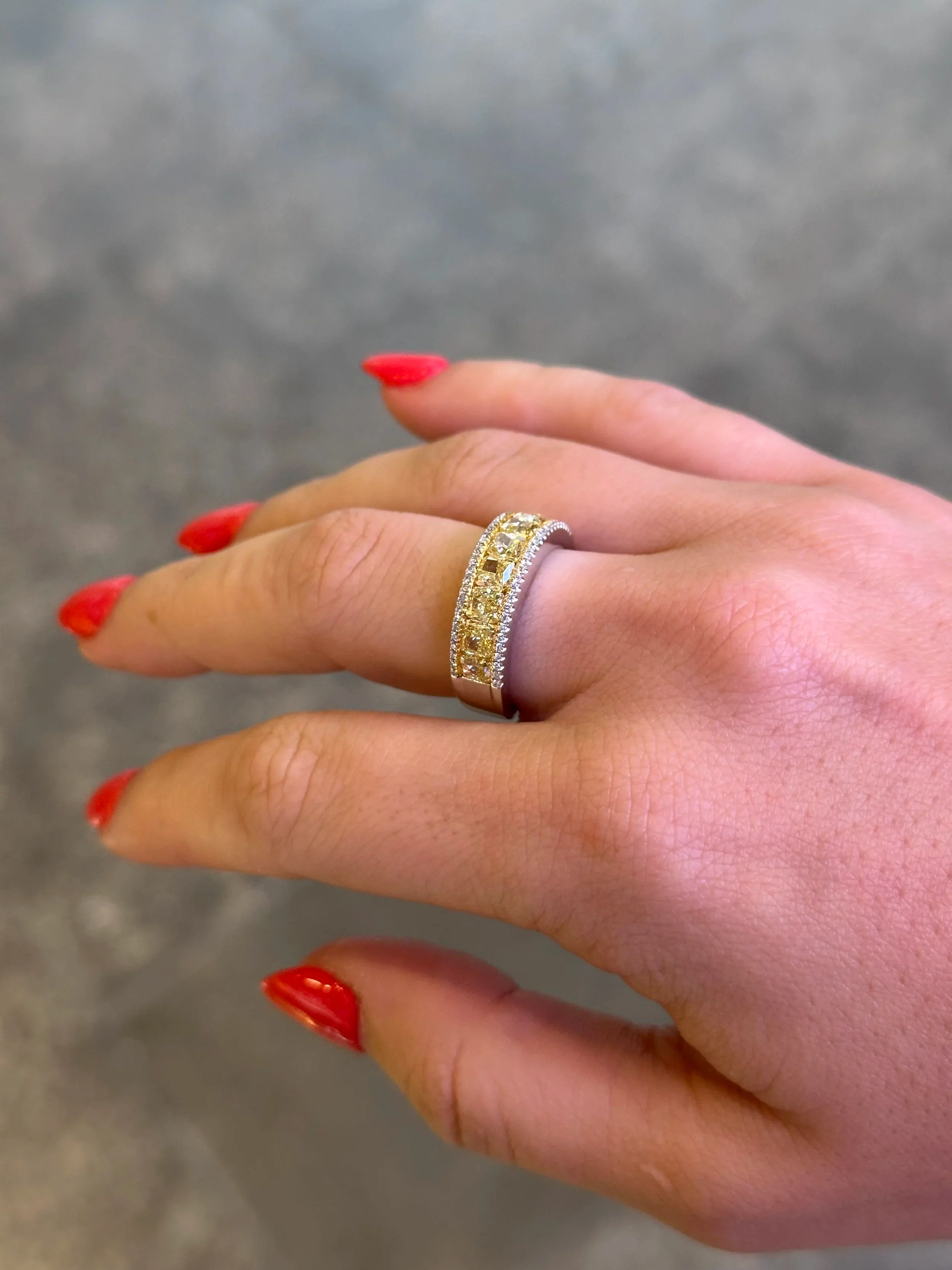 Ladies Yellow Cushion Cut Band - Image 3