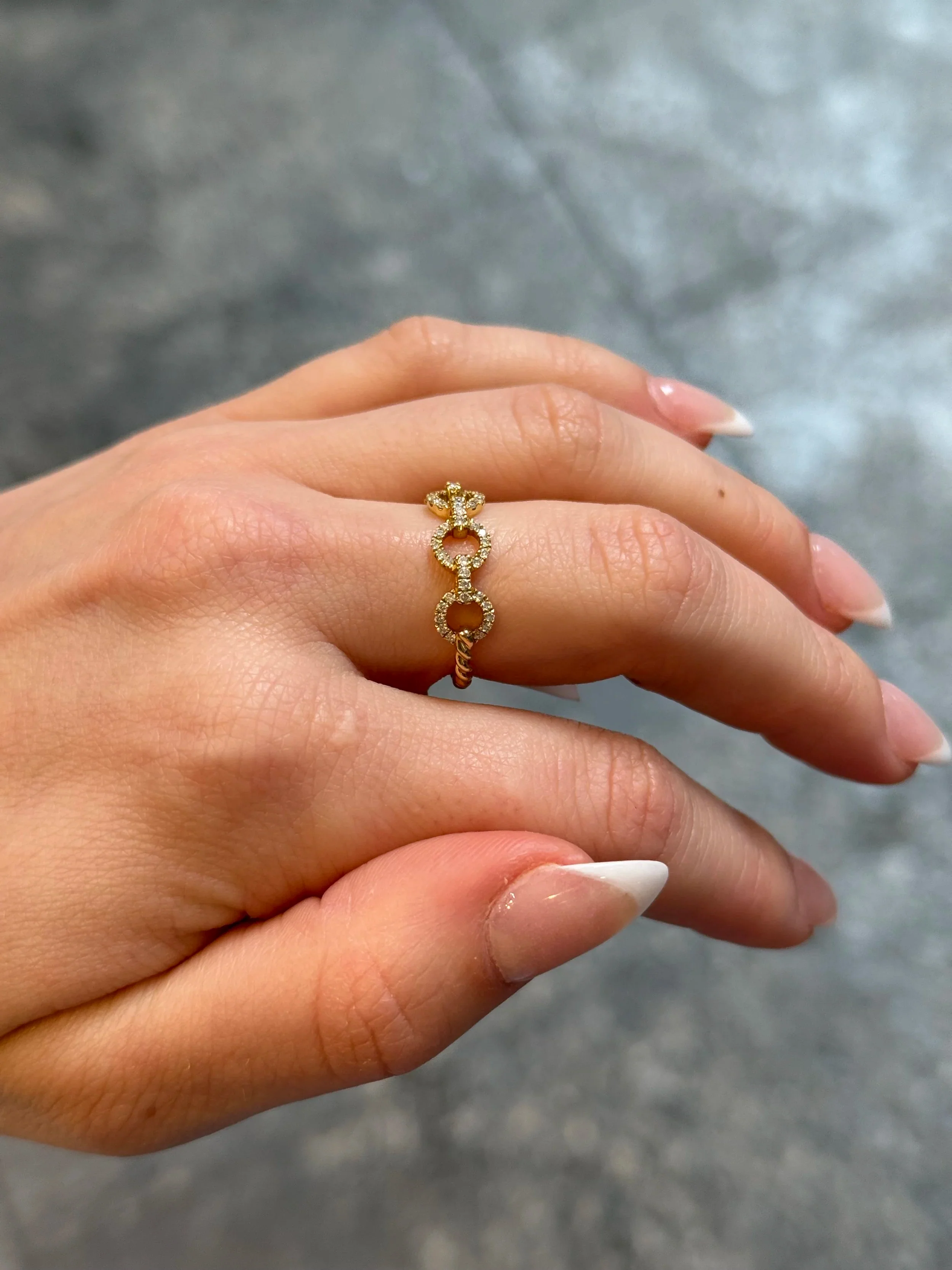 Ladies Yellow Gold Circle Chain Diamond Ring - Image 3