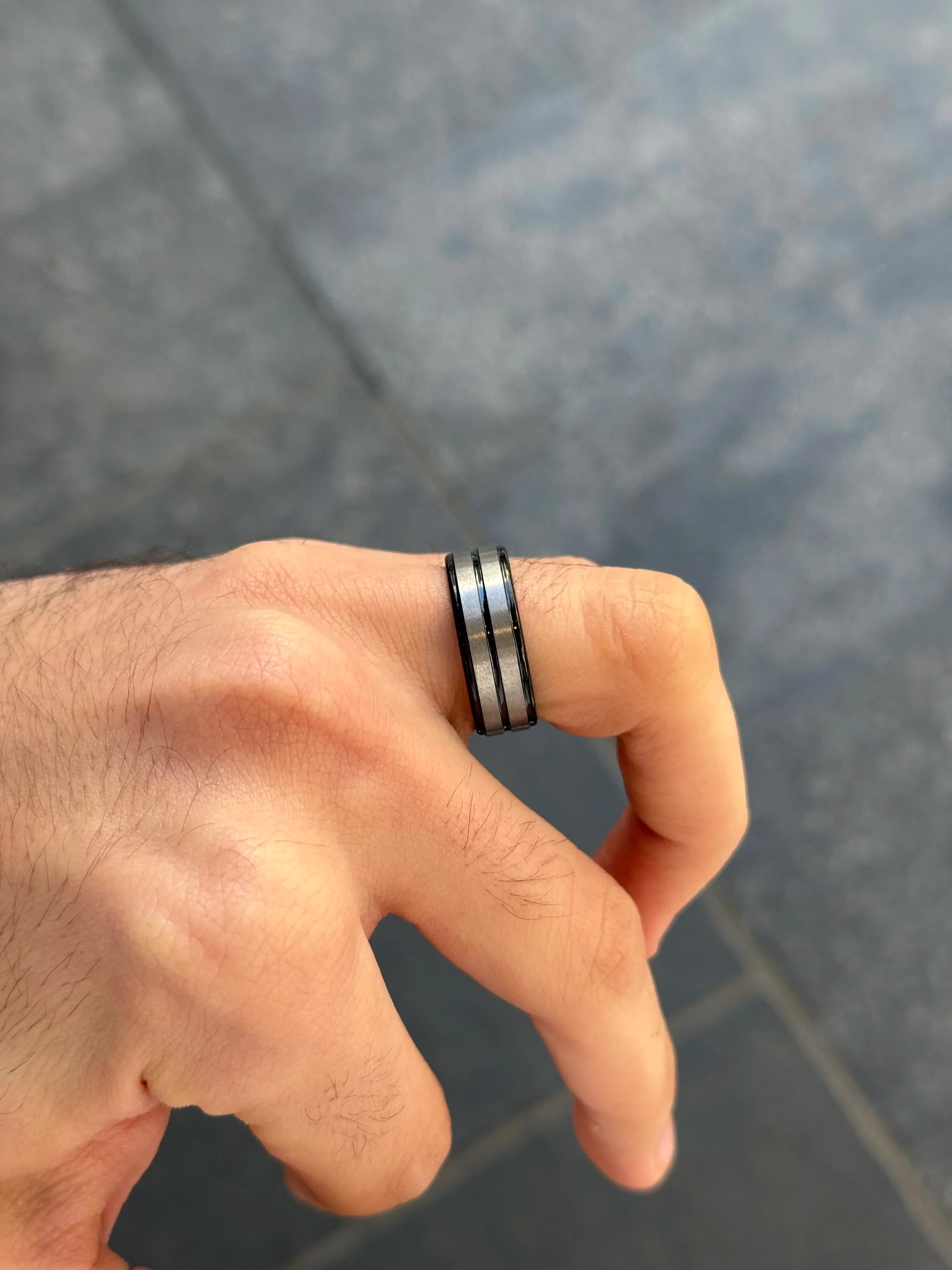 Men's Alternating Black and Silver Wedding Band - Image 3